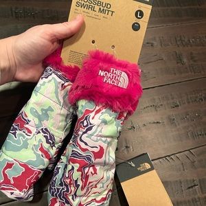 Kids size North Face Gloves/Mittens